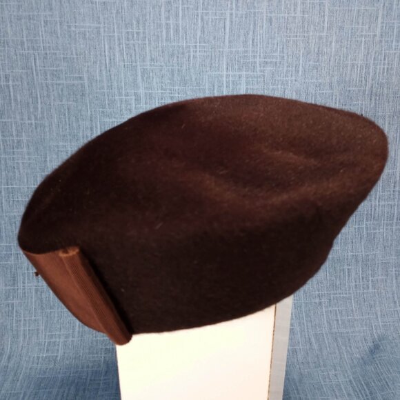 1950s Chocolate Brown Felted Fur Hat with a Ribbon from Frederick and Nelson - Picture 2 of 7
